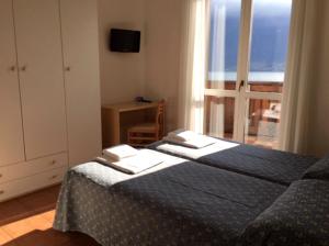 Twin Room with Private Bathroom room in Hotel Castell
