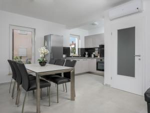 Holiday Home Villa Tonka by Interhome