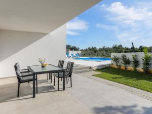 Holiday Home Villa Tonka by Interhome