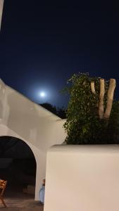 Sarakiniko Rooms Milos Greece