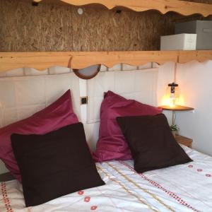 Maisons de vacances Aux Paniers Coussins HOMALYS : photos des chambres