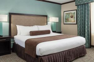 Executive King Room - Non-Smoking room in Crowne Plaza Anchorage-Midtown an IHG Hotel