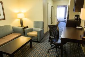 Holiday Inn Express Alpharetta - Roswell by IHG