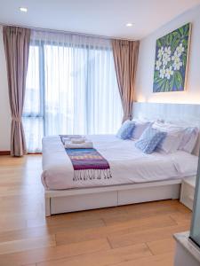 Brilliant Condo Pool View+Night Barzaa(83 sqm)