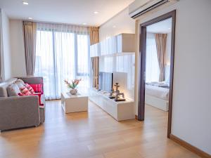Brilliant Condo Pool View+Night Barzaa(83 sqm)