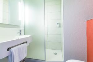 Hotels B&B HOTEL Colmar Expo : photos des chambres