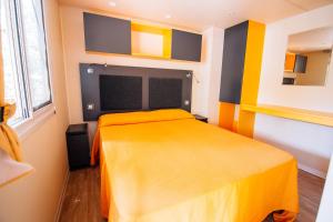 Mobile Home (4 Adults) with beach access room in Camping Casa Di Caccia