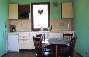 Beautiful Home In Glowczyce With 2 Bedrooms And Wifi