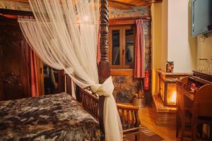 Montecristo Chalet Kaimaktsalan Greece