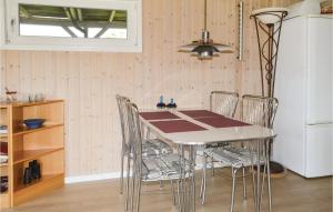 2 Bedroom Lovely Home In Hadsund