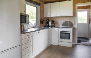 2 Bedroom Lovely Home In Hadsund