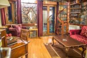 Montecristo Chalet Kaimaktsalan Greece