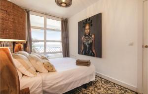 Amazing apartment in Los Arenales del Sol w WiFi Outdoor swimming pool and 2 Bedrooms