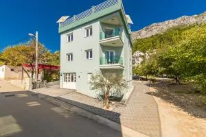 Apartments Zvonik - Brist