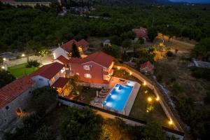 Luxury Villa Poquito