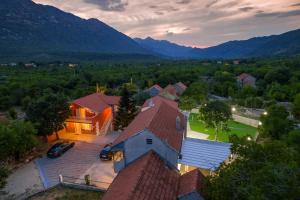 Villa POQUITO, heated pool - Zagvozd, Makarska region