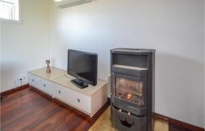 Gorgeous Home In Egå With Wifi