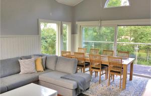 4 Bedroom Gorgeous Home In Boxholm