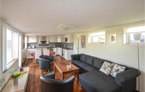 Gorgeous Home In Egå With Wifi