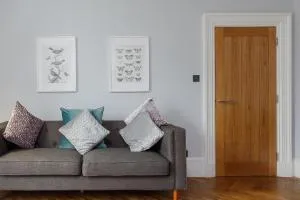 Dollar Apartments-41 Bridge Street - Crook of Devon