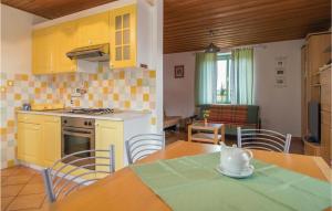 4 Bedroom Lovely Home In Kostel