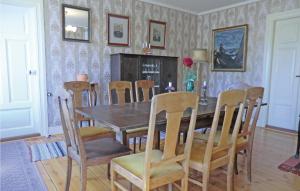 Beautiful Home In Högsby With Kitchen