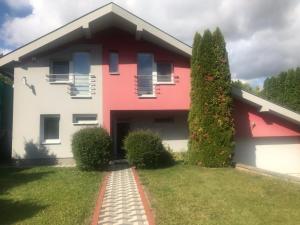 Вила Private House with Beautiful garden Ivanka pri Dunaji Словакия