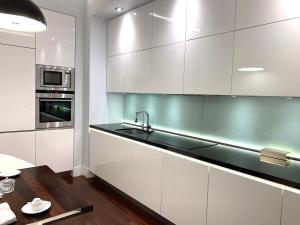 Luxury Apartments MONDRIAN Market Square III