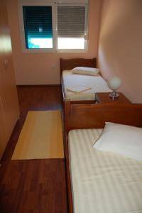 villa elkom-appartamento giallo 1