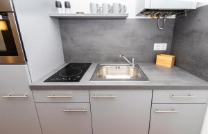 Radiant Premium Apartments - Central