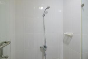 Best Price Studio Apartment at Tamansari Semanggi By Travelio