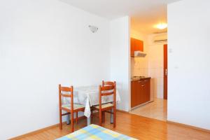 Studio with Balcony and Sea View room in Apartments and rooms by the sea Trogir - 16536