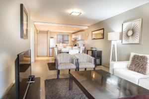 Modern 2 bedroom with underground parking 1 mins from beach-205 La Cabina, Blouberg, Cape Town