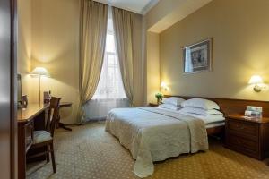Business Double or Twin Room room in Continental Hotel