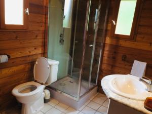Villages vacances Les Chalets de Thegra proche de Rocamadour et Padirac : photos des chambres