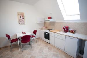 Vilnius Old Town, 3 BDR Penthouse, 100 m2 with Terrace