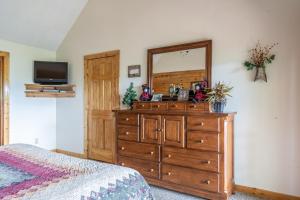 Closer to Home by Venture Smoky Mountains