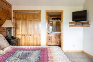 Closer to Home by Venture Smoky Mountains