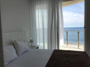 First line of the sea 1