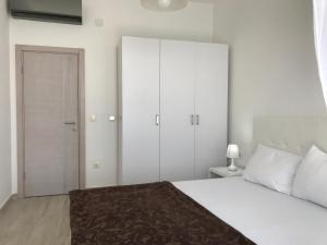 First line of the sea 1