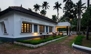 Short Giraffe Hostels Varkala Beach Hostel In Varkala India