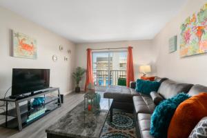 2 Bedroom 2 Bath With Patio On 11th Collins ave