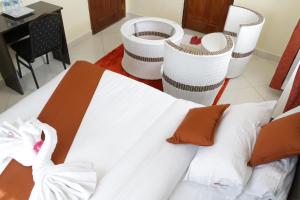 Claire de Lune Moonlight Hotel