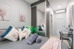 1 Private Double Bed With En-Suite Bathroom In Sydney CBD Near Train UTS DarlingHar&ICC&C hinatown - ROOM ONLY