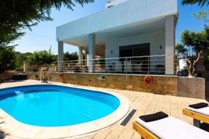 Inn Villa - Pool, BBQ, Playground & Close to Beach, By ThinkVilla