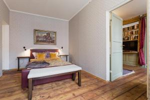 Unique & Cozy Old Town Apartment