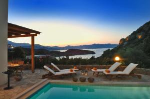 Spacious villa with private pool and sea view, just 150 meters from the sea Lasithi Greece