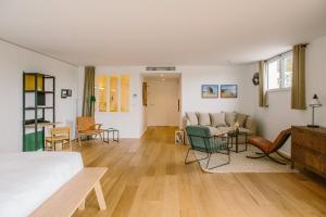 Suite with Lake View room in Hôtel Les Hortensias du Lac