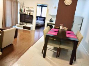 BanKunKoey A501 2 Bed Condo Mountain view Near Blue Ports 300m from the Beach