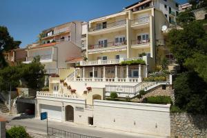 3 star apartement Villa King Apartments Brela Horvaatia